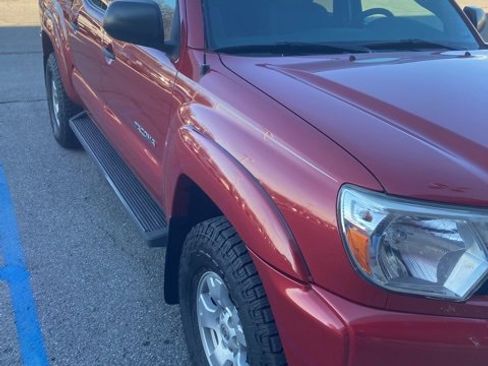 Used 2015 Toyota Tacoma 4x4 Double Cab w/ TRD Off-Road Package image 3