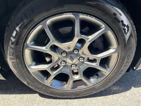 Used 2017 Dodge Charger SXT w/ AWD Plus Group image 9
