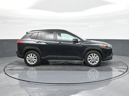 Certified 2025 Toyota Corolla Cross LE image 26