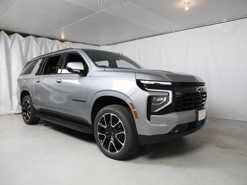 New 2026 Chevrolet Suburban RST w/ RST Capability Package image 14