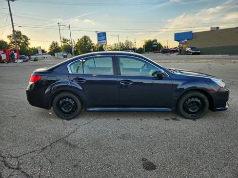 Used 2013 Subaru Legacy 2.5i Premium AWD/4WD image 3
