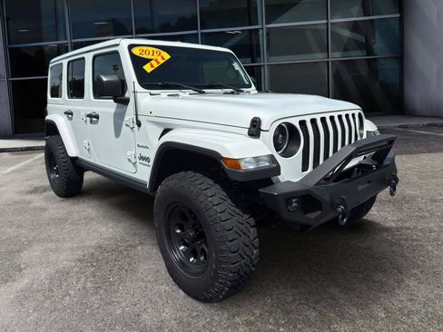 Used 2019 Jeep Wrangler Unlimited Sahara w/ Cold Weather Group AWD/4WD image 8