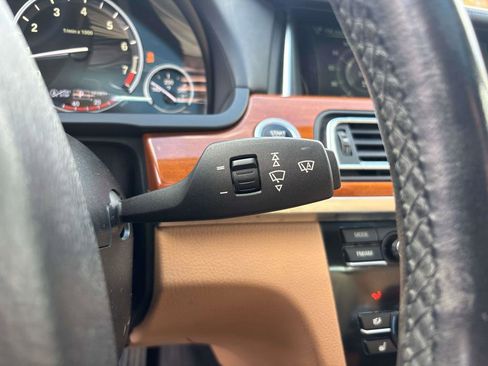 Used 2013 BMW 750i xDrive image 29
