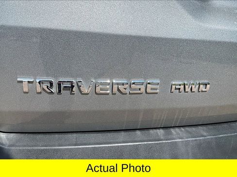 Used 2023 Chevrolet Traverse LT image 34