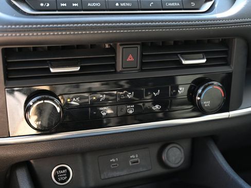 Used 2023 Nissan Rogue S FWD image 22
