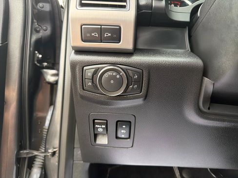 Used 2018 Ford F150 Platinum w/ Equipment Group 701A Luxury AWD/4WD image 14