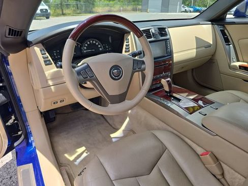 Used 2007 Cadillac XLR RWD image 11