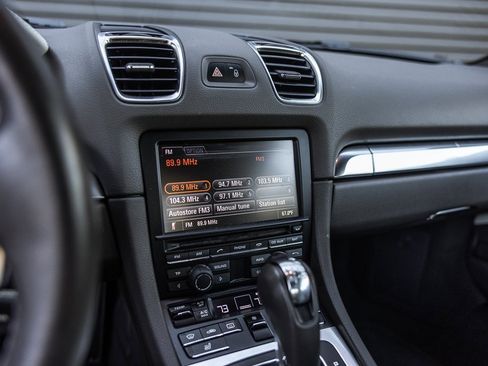 Certified 2016 Porsche Cayman image 12