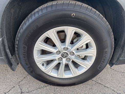 Used 2025 Toyota Grand Highlander AWD image 26