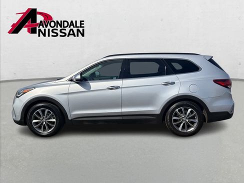 Used 2017 Hyundai Santa Fe SE image 3