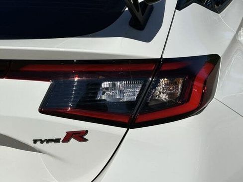 Used 2023 Honda Civic Type R image 10