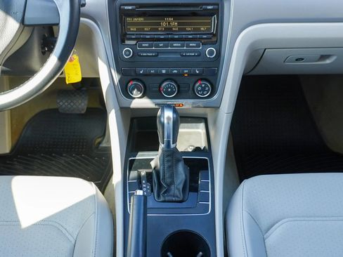 Used 2014 Volkswagen Passat 1.8T S image 24