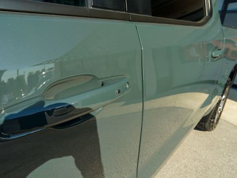 Used 2025 Chevrolet Silverado 1500 LT w/ Z71 Off-Road Package AWD/4WD image 9