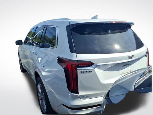 Certified 2023 Cadillac XT6 Premium Luxury image 4