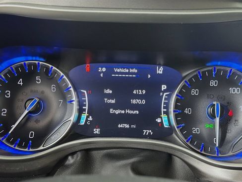Used 2024 Chrysler Pacifica Touring-L FWD image 14