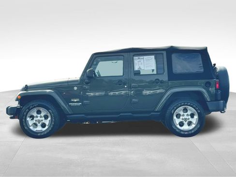 Used 2015 Jeep Wrangler Unlimited Sahara w/ Connectivity Group AWD/4WD image 4