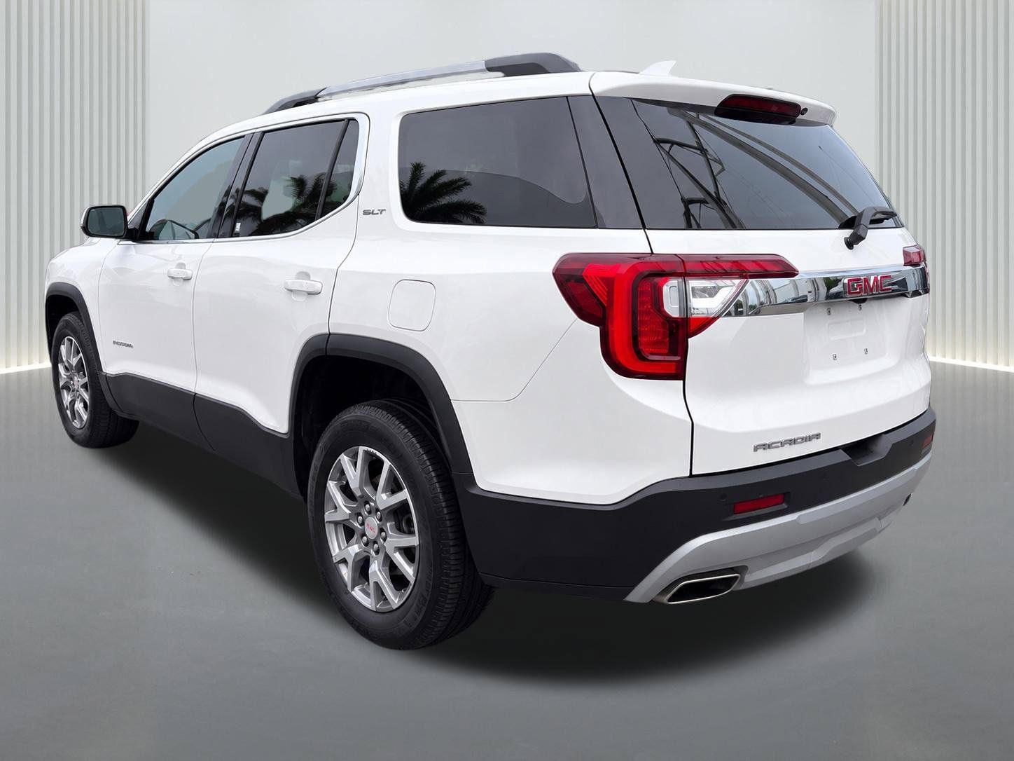 Used 2020 GMC Acadia SLT FWD image 4