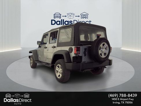 Used 2017 Jeep Wrangler Unlimited Sport w/ Connectivity Group AWD/4WD image 9