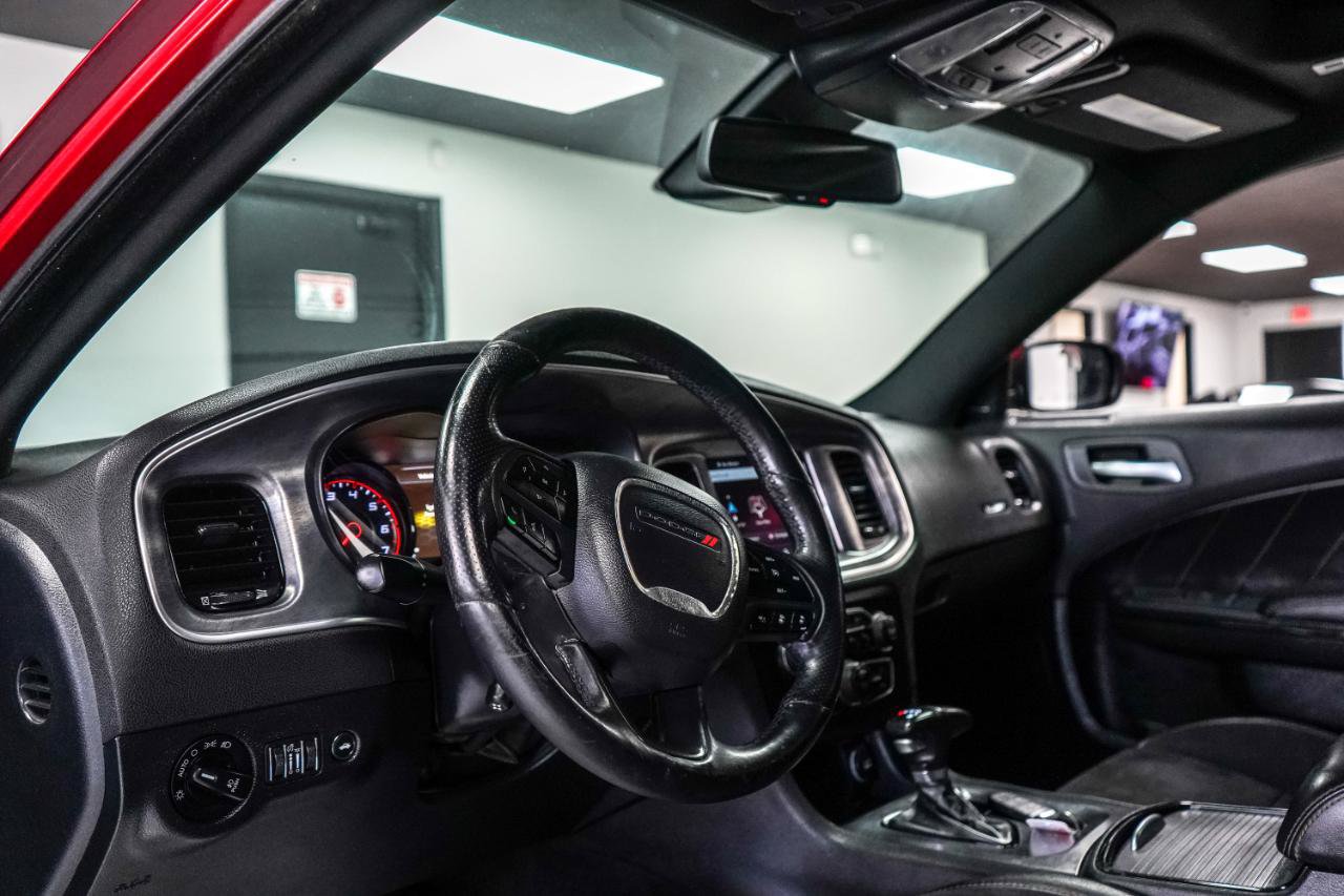 Used 2018 Dodge Charger R/T RWD image 10