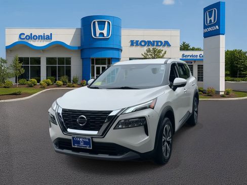 Used 2021 Nissan Rogue SV image 1