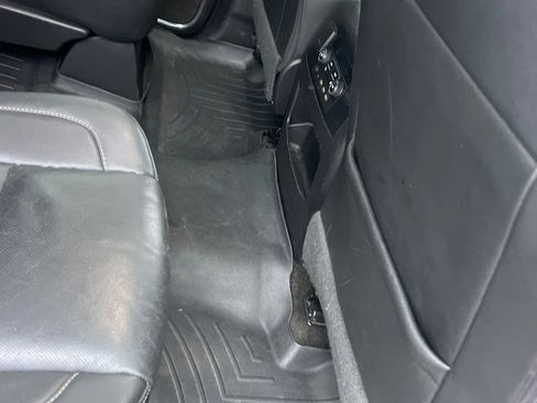 Used 2017 GMC Yukon XL SLT w/ Open Road Package image 20