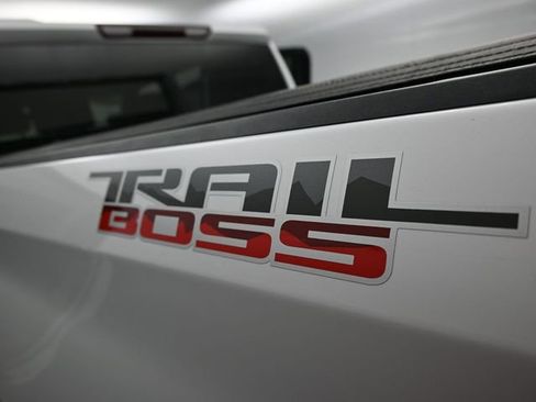 Used 2021 Chevrolet Silverado 1500 Custom Trail Boss image 30