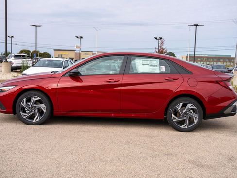 New 2025 Hyundai Elantra Sport image 4