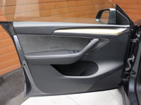 Used 2023 Tesla Model Y Long Range image 12