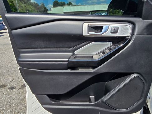 Used 2022 Ford Explorer Platinum w/ Equipment Group 601A image 45