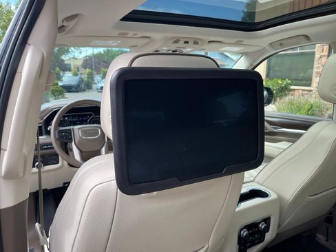 Used 2021 GMC Yukon Denali w/ Denali Ultimate Package AWD/4WD image 27