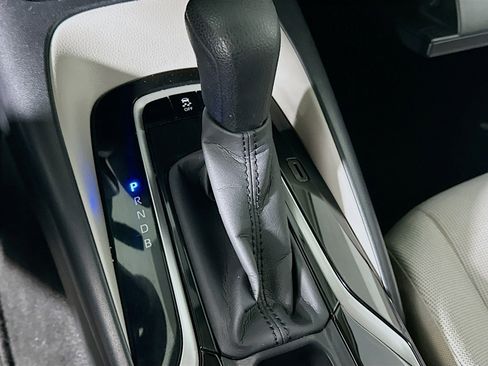 Used 2020 Toyota Corolla LE image 24