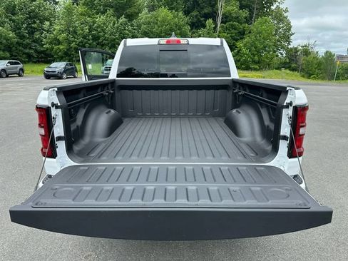 New 2026 RAM 1500 Express AWD/4WD image 23
