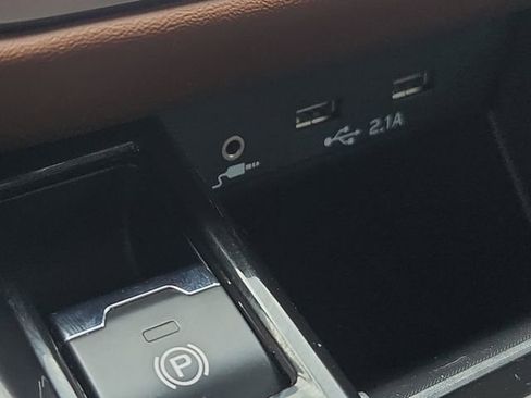 Used 2022 Subaru Outback Touring w/ Popular Package #2 image 29