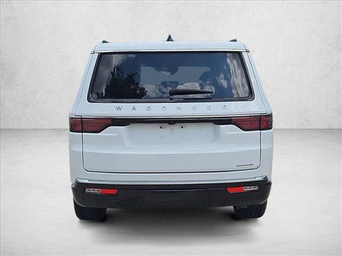 Used 2024 Jeep Wagoneer Series II w/ Flexible Seating Group RWD image 6