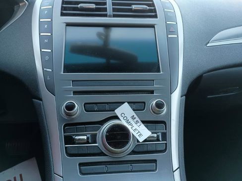 Used 2017 Lincoln MKZ Premiere image 19