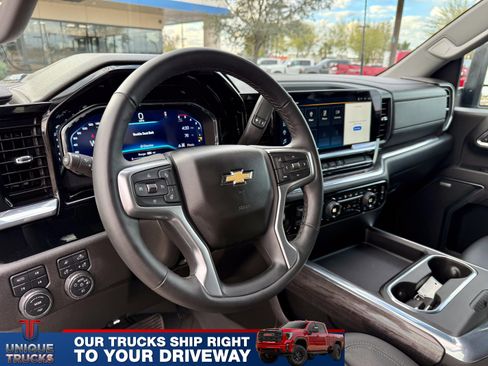 Used 2024 Chevrolet Silverado 3500 LTZ w/ LTZ Plus Package image 17
