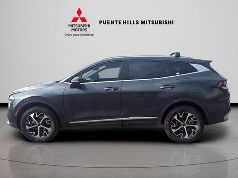 Used 2025 Kia Sportage EX AWD/4WD image 8