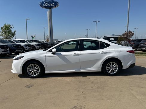 Used 2025 Toyota Camry LE FWD image 2