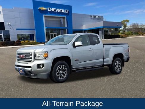 Used 2015 GMC Canyon SLE w/ All-Terrain Package image 3