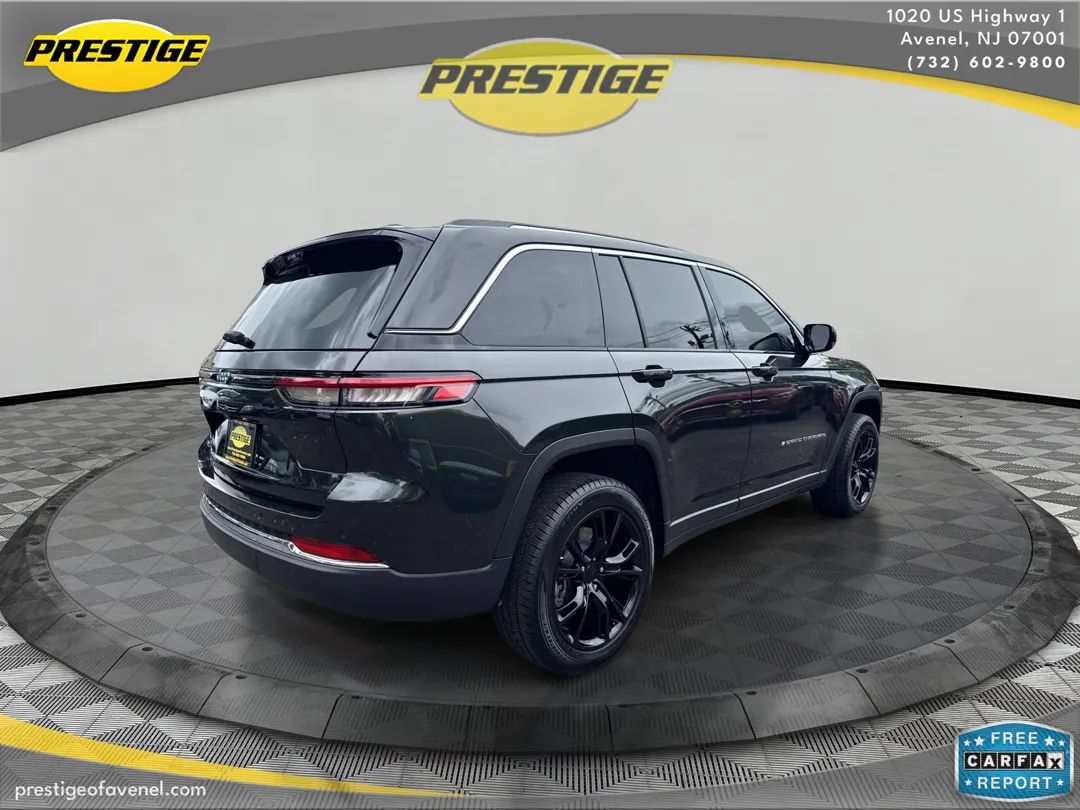 Used 2024 Jeep Grand Cherokee Limited 4xe w/ Luxury Tech Group II AWD/4WD image 5