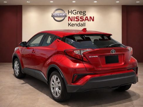 Used 2020 Toyota C-HR LE FWD image 2