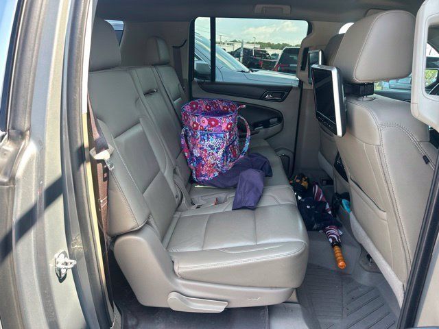 Used 2018 Chevrolet Suburban LT w/ Luxury Package AWD/4WD image 17
