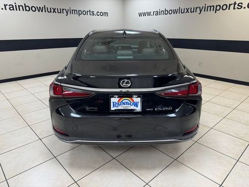 Used 2024 Lexus ES 250 w/ Premium Package AWD/4WD image 5