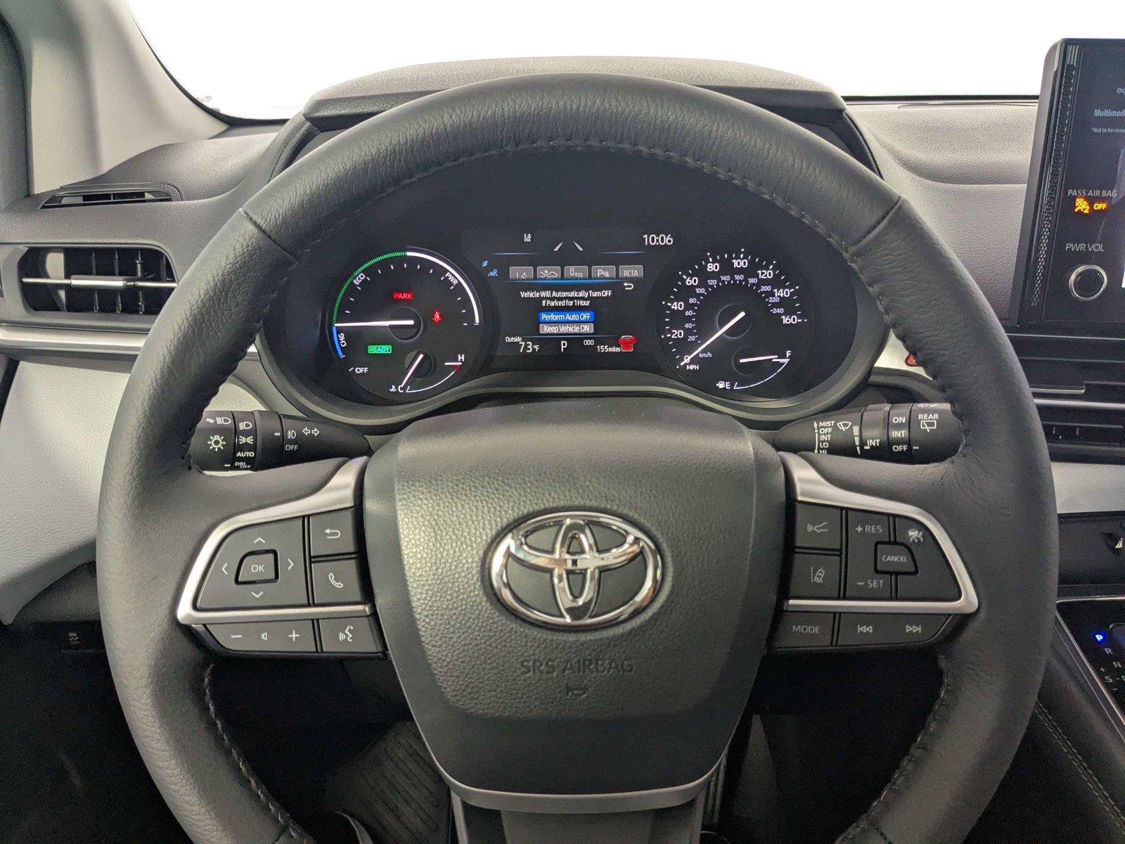 Certified 2025 Toyota Sienna XLE FWD image 16