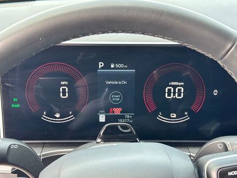 Certified 2025 Hyundai Santa Fe SEL image 17