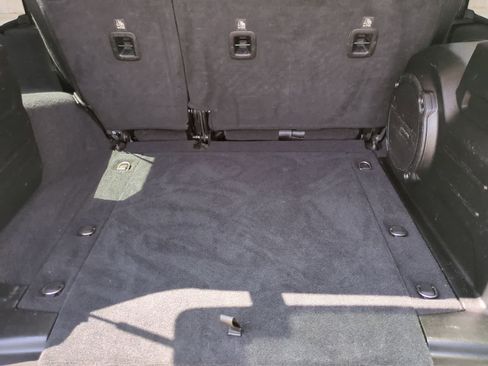 Used 2018 Jeep Wrangler Unlimited Sahara AWD/4WD image 34