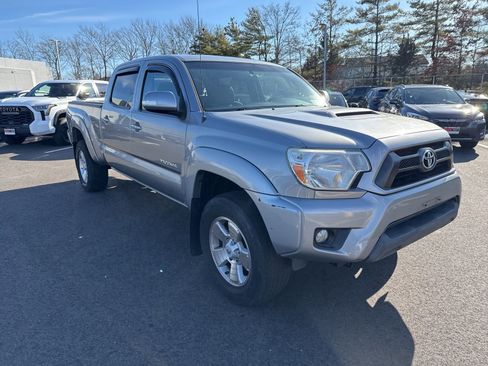 Used 2015 Toyota Tacoma 4x4 Double Cab image 3