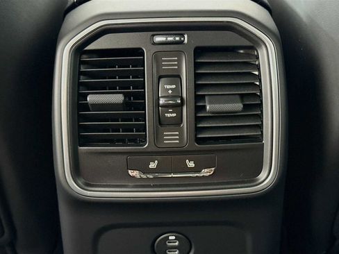 New 2026 Porsche Macan image 27