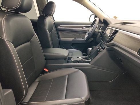Used 2023 Volkswagen Atlas SE w/ Black Wheel Package FWD image 21