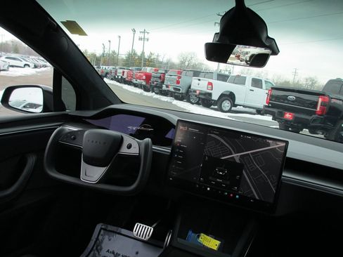 Used 2022 Tesla Model X Plaid image 24